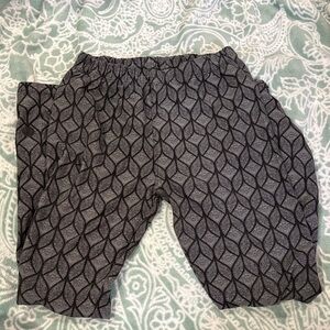 Stylish Gray Patterned Leggings